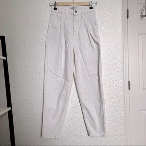 Abercrombie & Fitch Ultra High Rise White 80s Mom Jean